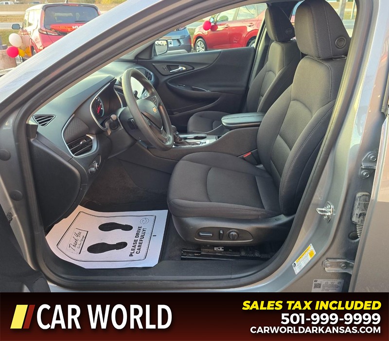 Chevrolet Malibu Vehicle Full-screen Gallery Image 8