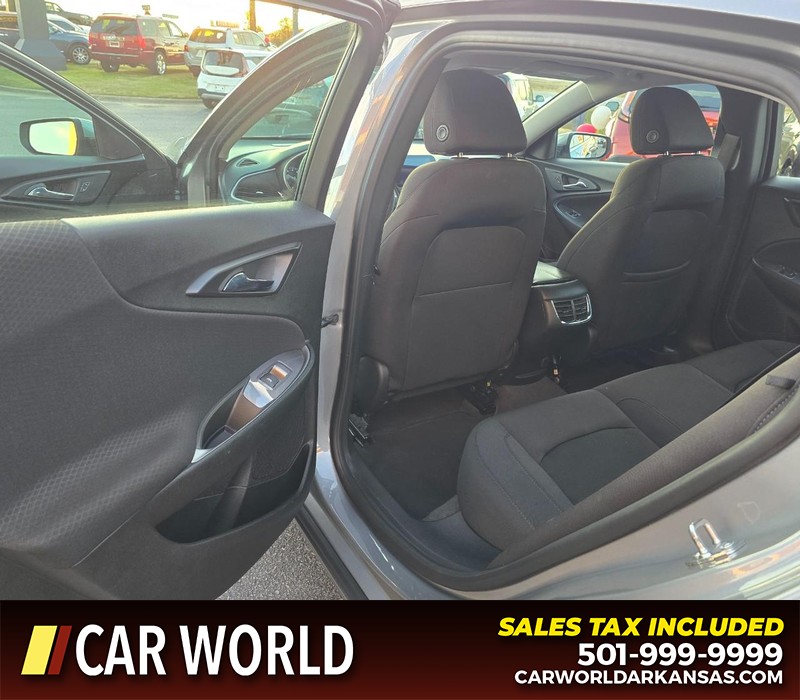 Chevrolet Malibu Vehicle Full-screen Gallery Image 9