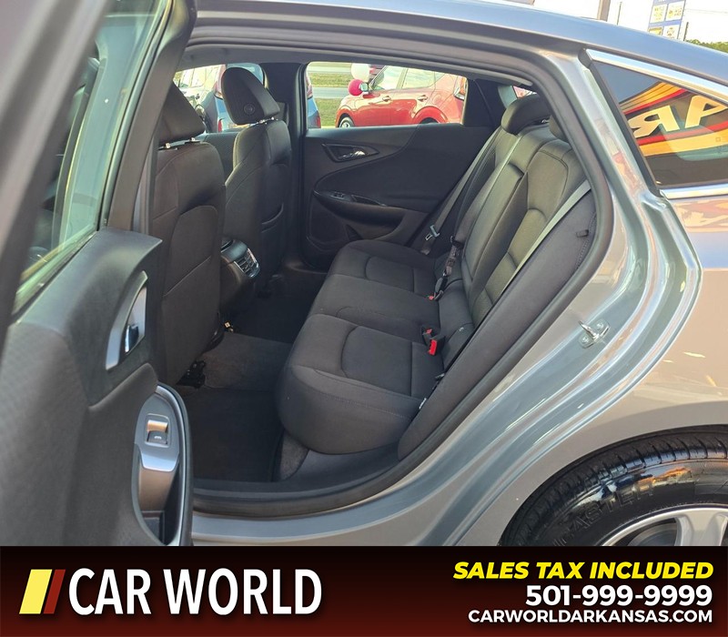 Chevrolet Malibu Vehicle Full-screen Gallery Image 10