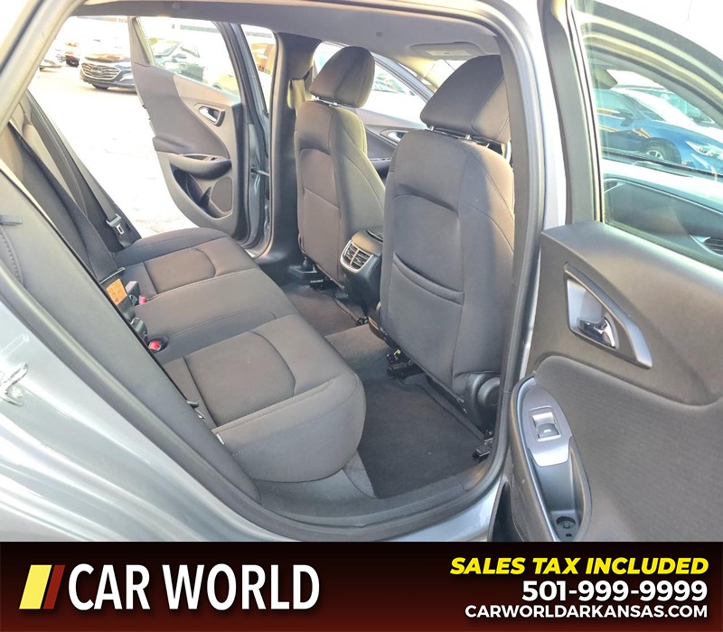 Chevrolet Malibu Vehicle Full-screen Gallery Image 12