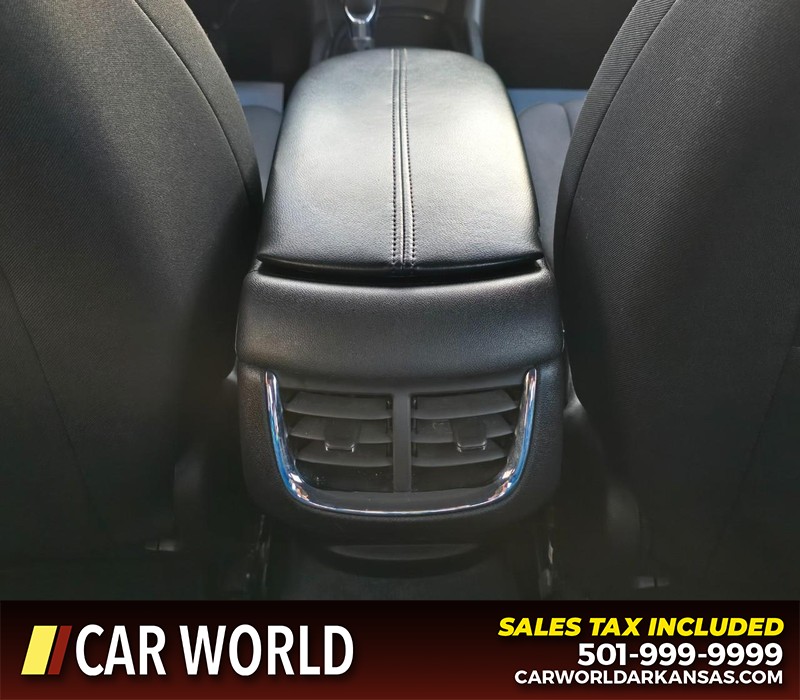 Chevrolet Malibu Vehicle Full-screen Gallery Image 19