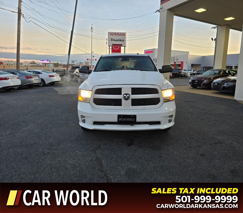 Ram 1500 Classic Vehicle Full-screen Gallery Image 2