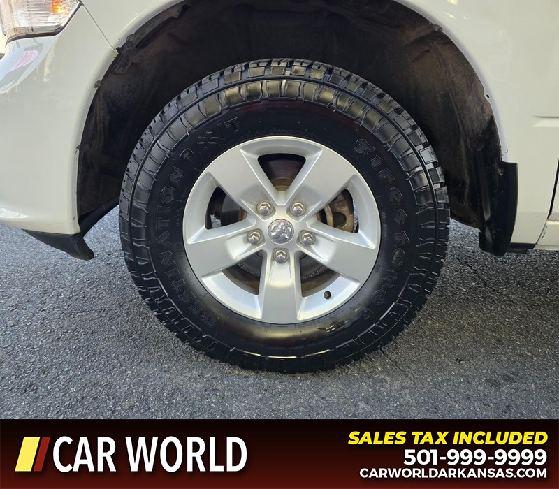 Ram 1500 Classic Vehicle Full-screen Gallery Image 6