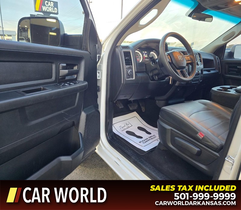 Ram 1500 Classic Vehicle Full-screen Gallery Image 7