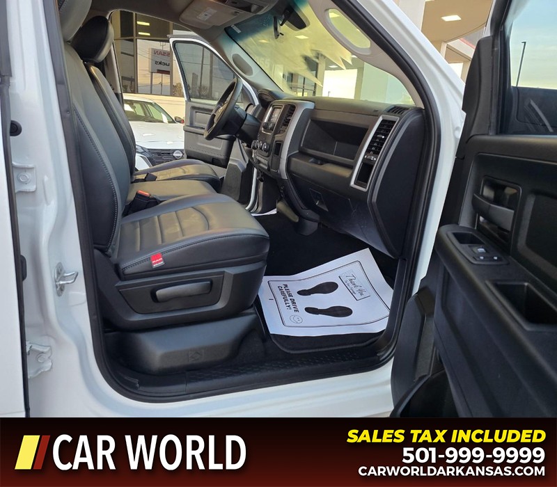 Ram 1500 Classic Vehicle Full-screen Gallery Image 13