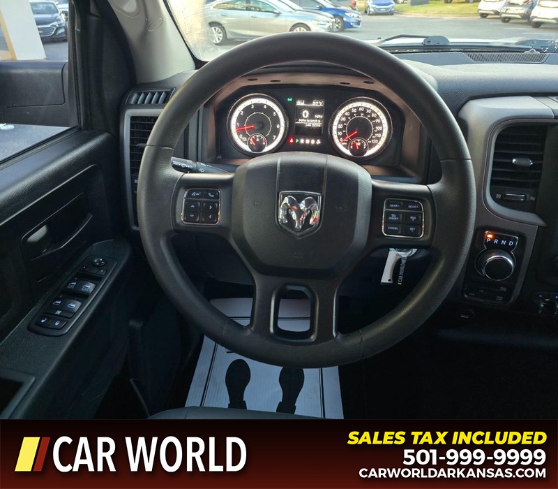 Ram 1500 Classic Vehicle Full-screen Gallery Image 16