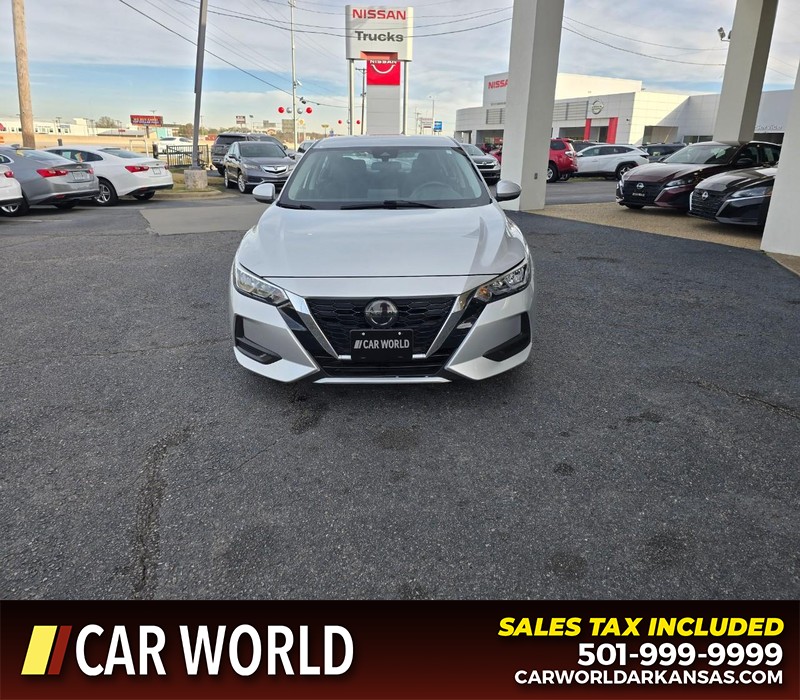 Nissan Sentra Vehicle Full-screen Gallery Image 2