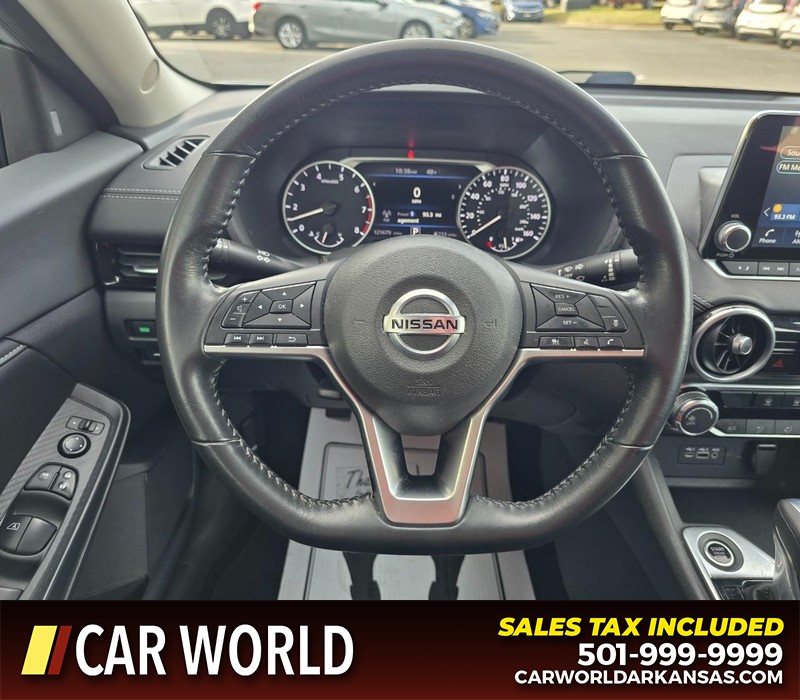 Nissan Sentra Vehicle Full-screen Gallery Image 15