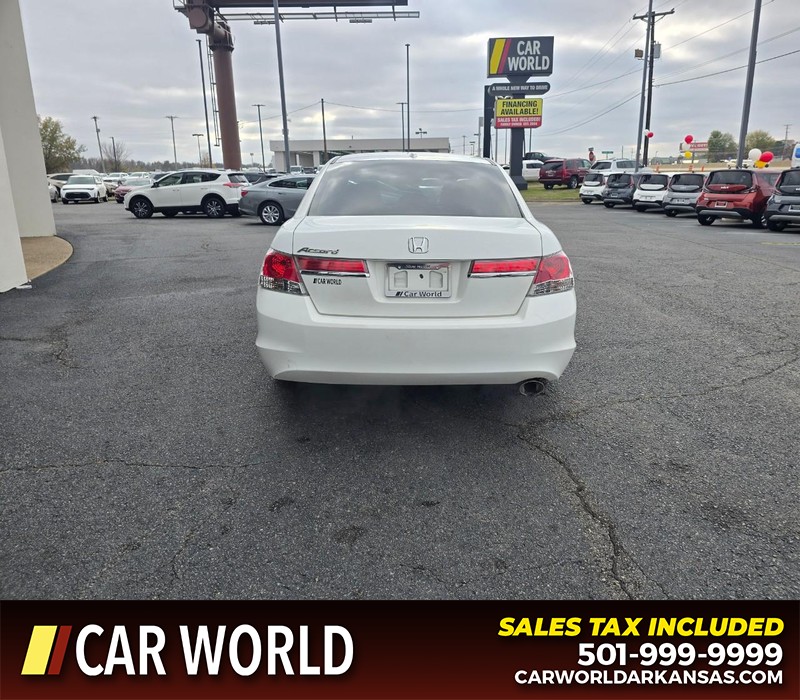 Honda Accord Sedan Vehicle Full-screen Gallery Image 5