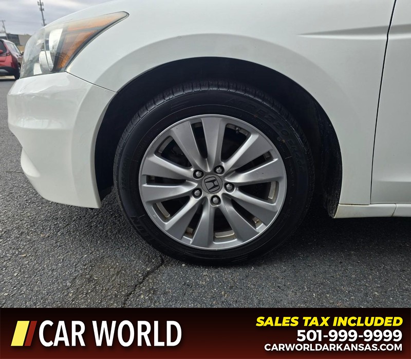 Honda Accord Sedan Vehicle Full-screen Gallery Image 6