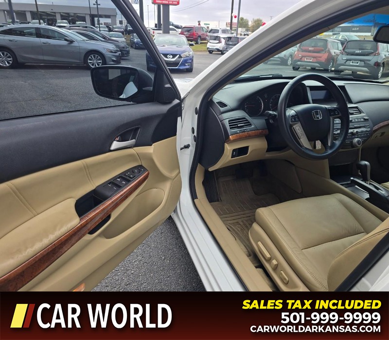 Honda Accord Sedan Vehicle Full-screen Gallery Image 7