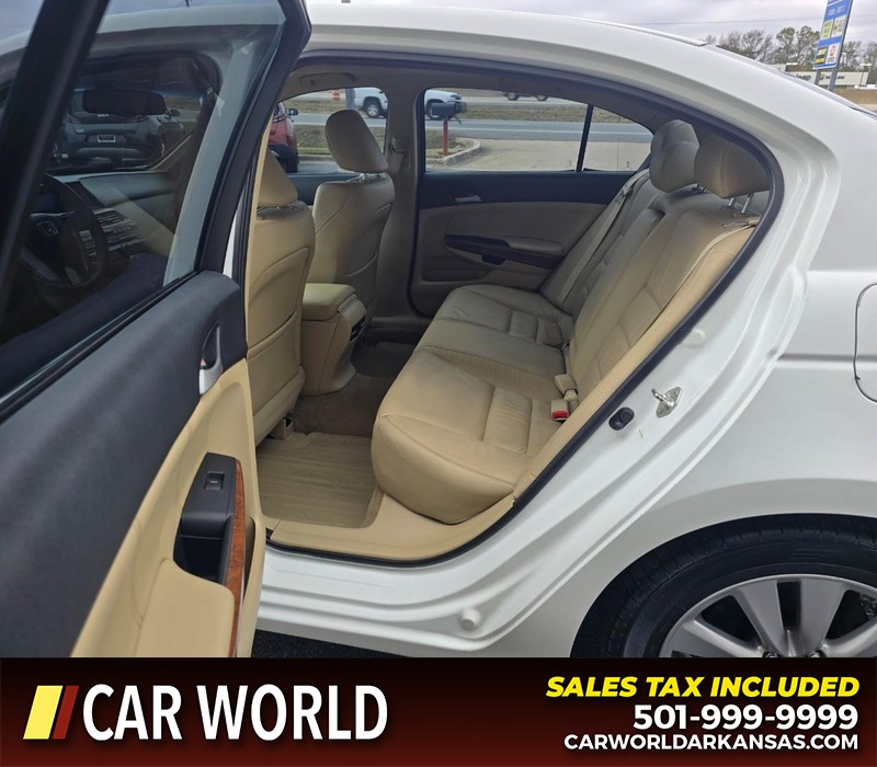 Honda Accord Sedan Vehicle Full-screen Gallery Image 10