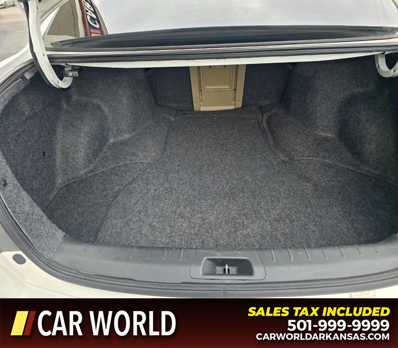 Honda Accord Sedan Vehicle Full-screen Gallery Image 13