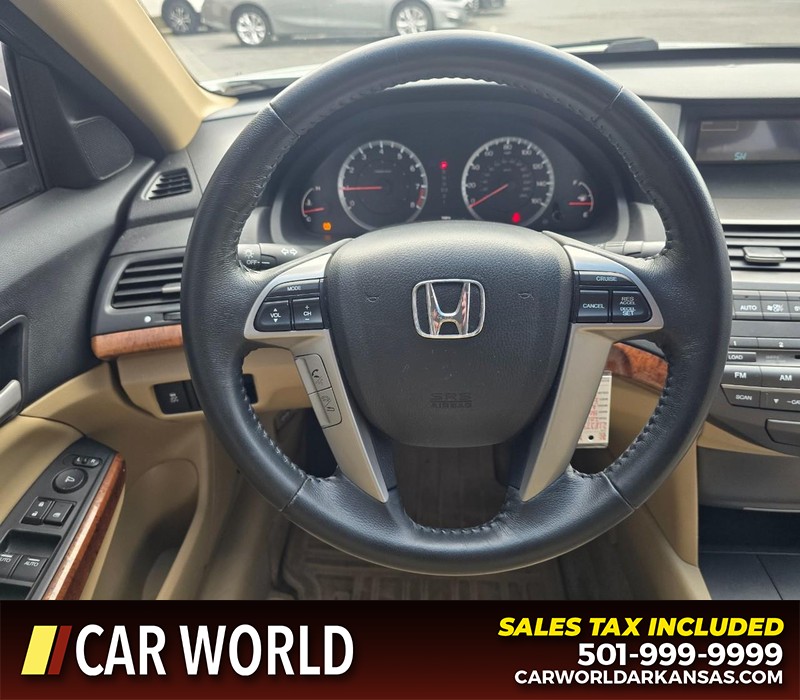 Honda Accord Sedan Vehicle Full-screen Gallery Image 14