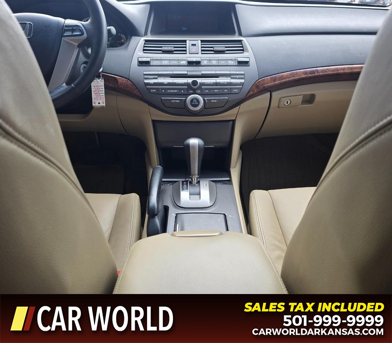 Honda Accord Sedan Vehicle Full-screen Gallery Image 17