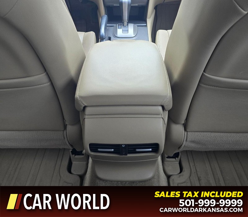 Honda Accord Sedan Vehicle Full-screen Gallery Image 19