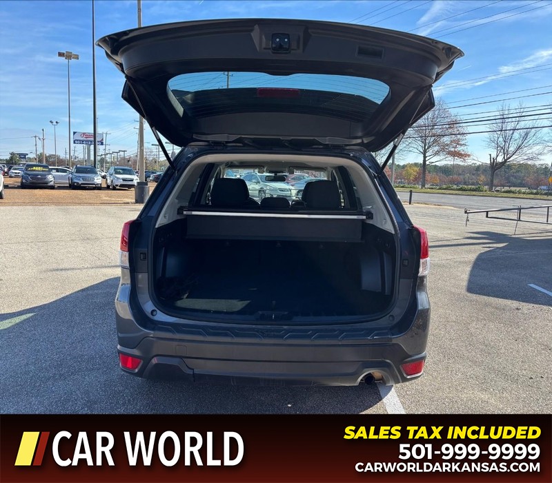 Subaru Forester Vehicle Full-screen Gallery Image 5