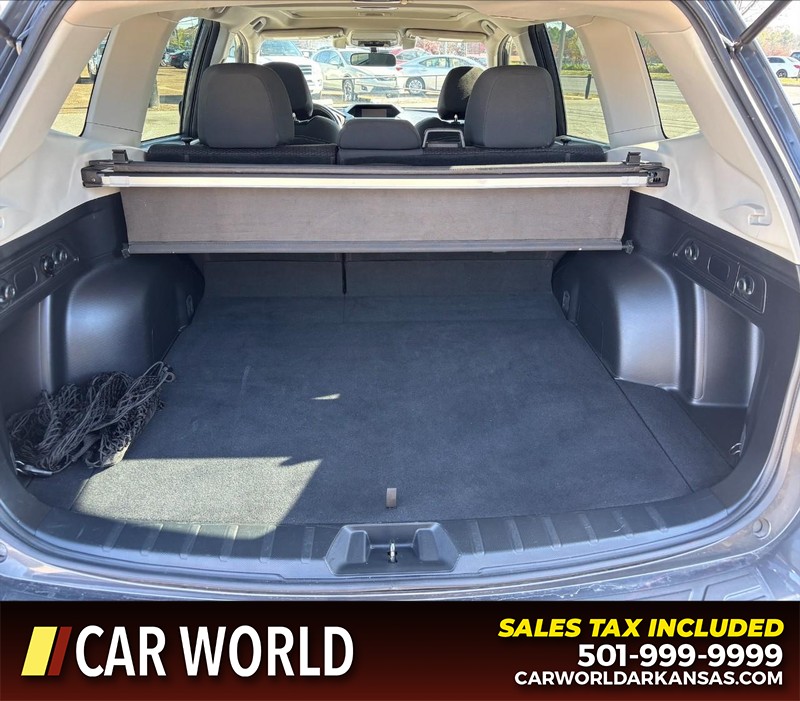 Subaru Forester Vehicle Full-screen Gallery Image 6