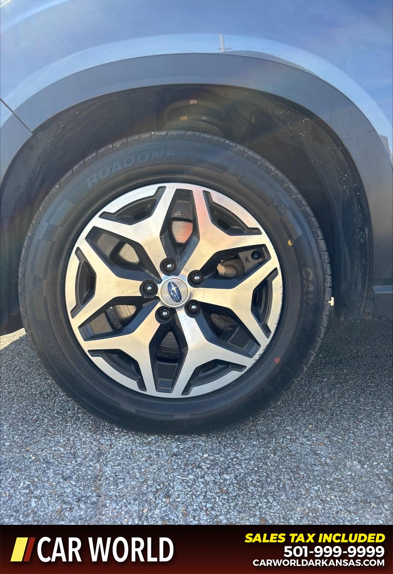 Subaru Forester Vehicle Full-screen Gallery Image 11