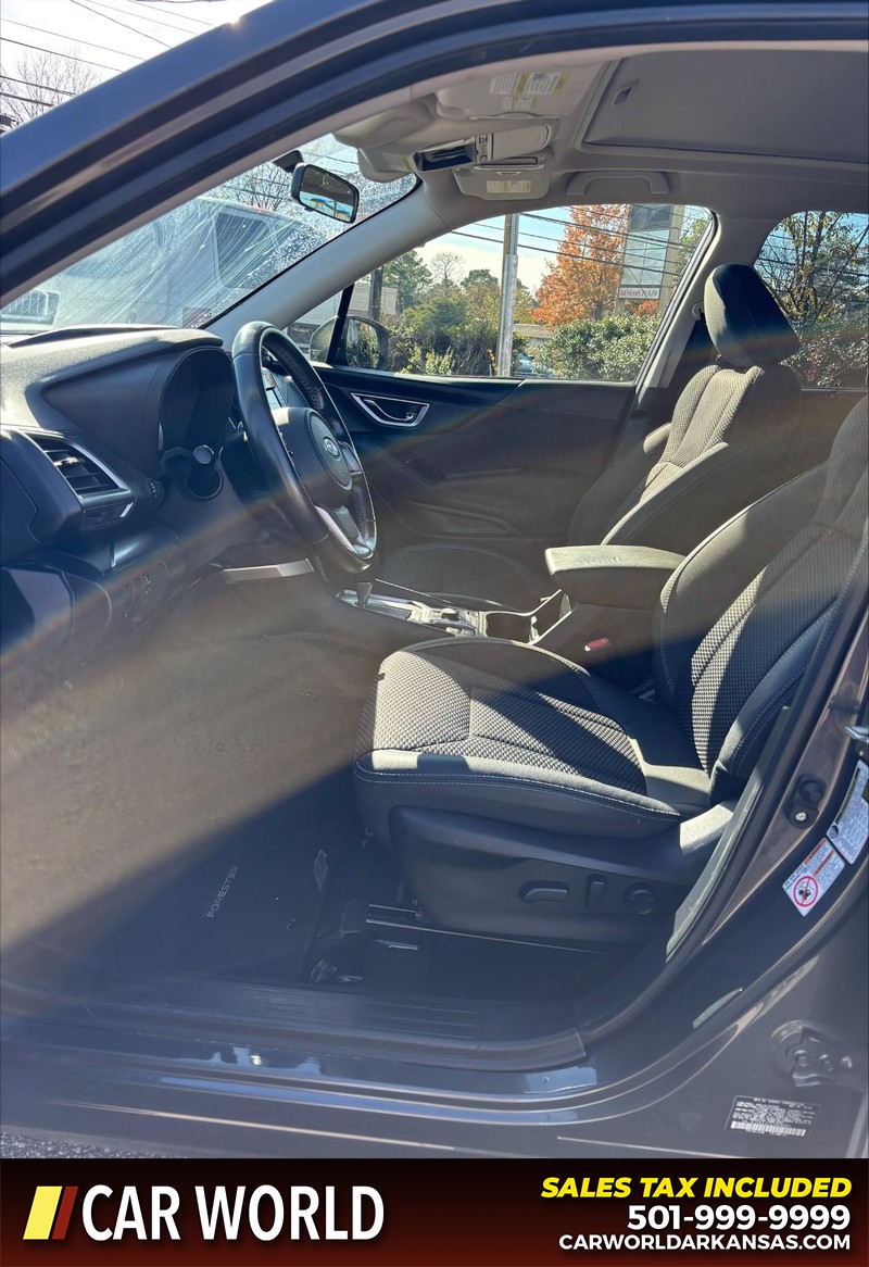 Subaru Forester Vehicle Full-screen Gallery Image 13