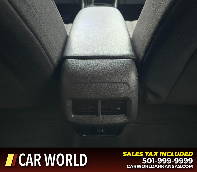 Chevrolet Equinox Vehicle Full-screen Gallery Image 19