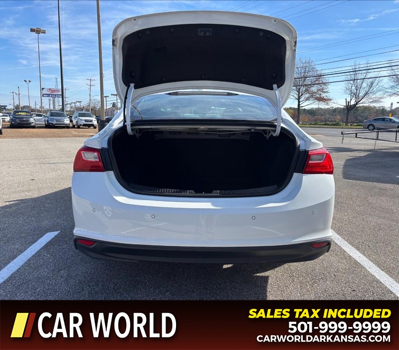 Chevrolet Malibu Vehicle Full-screen Gallery Image 5