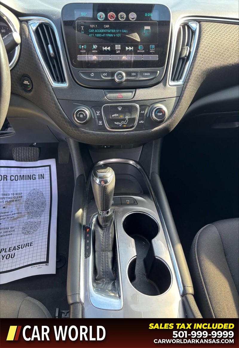 Chevrolet Malibu Vehicle Full-screen Gallery Image 17