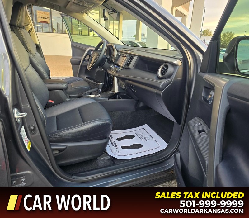 Toyota RAV4 Vehicle Full-screen Gallery Image 11