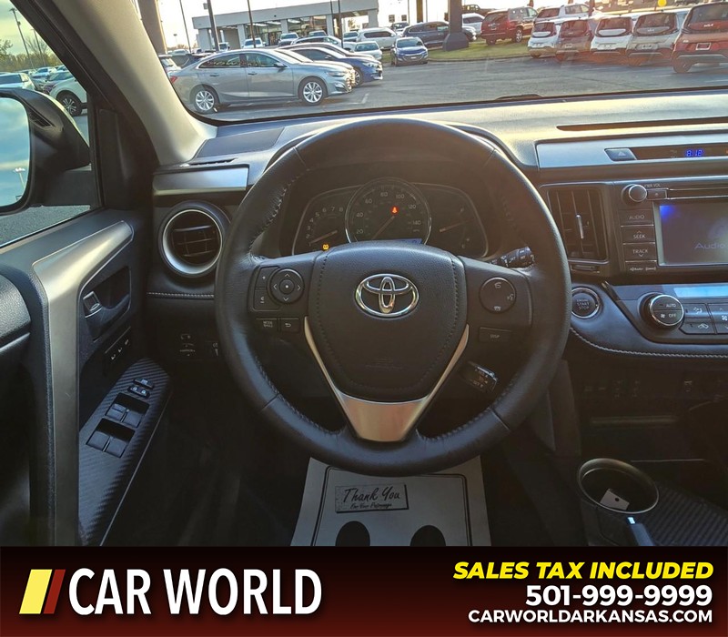 Toyota RAV4 Vehicle Full-screen Gallery Image 15