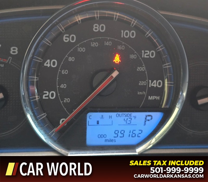 Toyota RAV4 Vehicle Full-screen Gallery Image 16