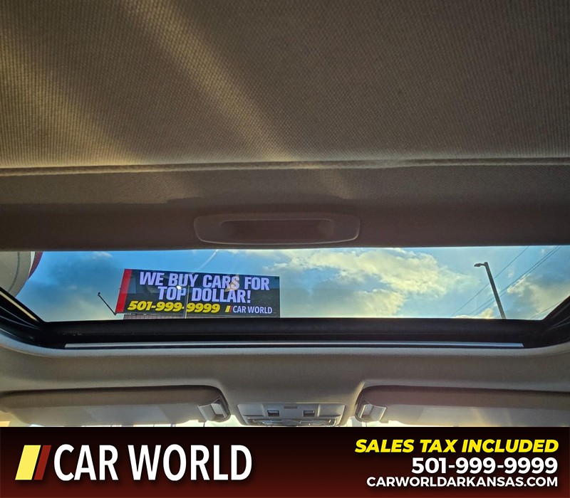 Toyota RAV4 Vehicle Full-screen Gallery Image 19
