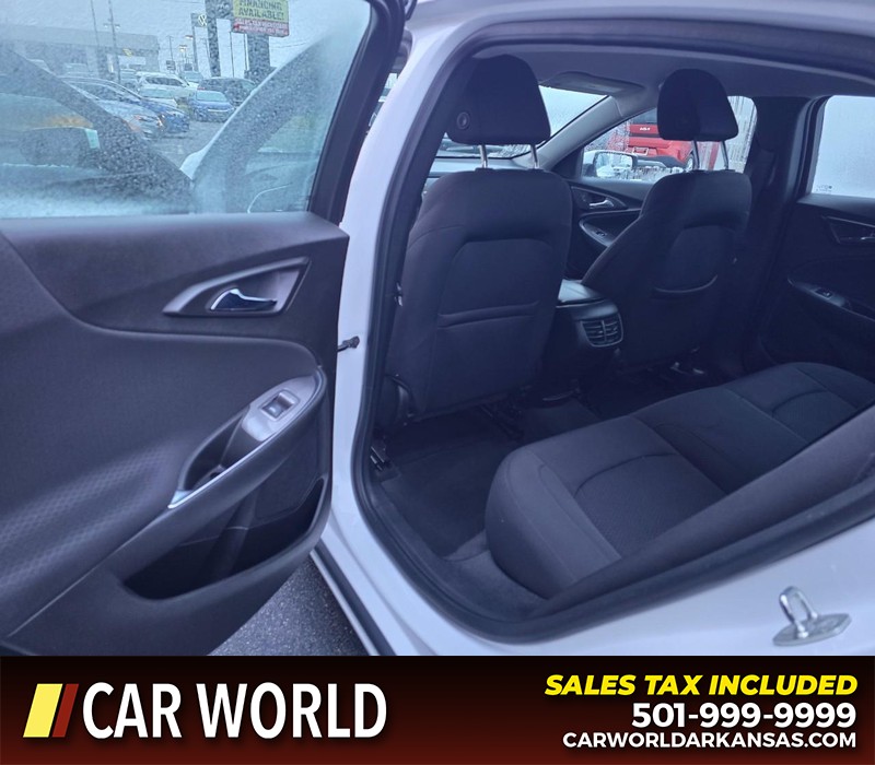 Chevrolet Malibu Vehicle Full-screen Gallery Image 9