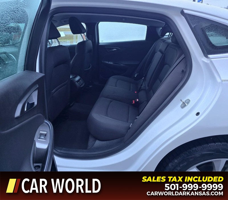 Chevrolet Malibu Vehicle Full-screen Gallery Image 10