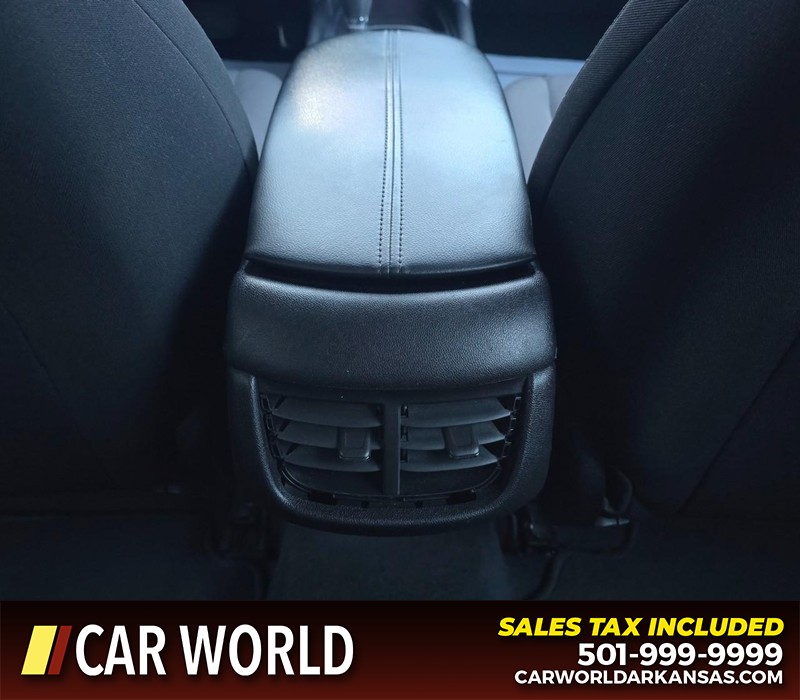 Chevrolet Malibu Vehicle Full-screen Gallery Image 19