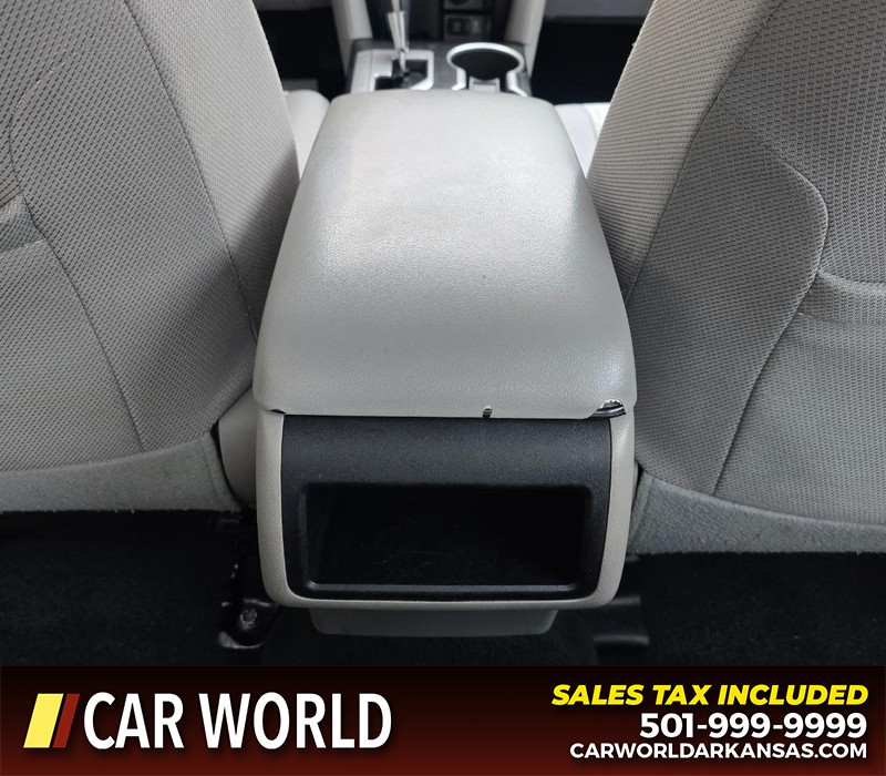 Toyota Camry Vehicle Full-screen Gallery Image 19