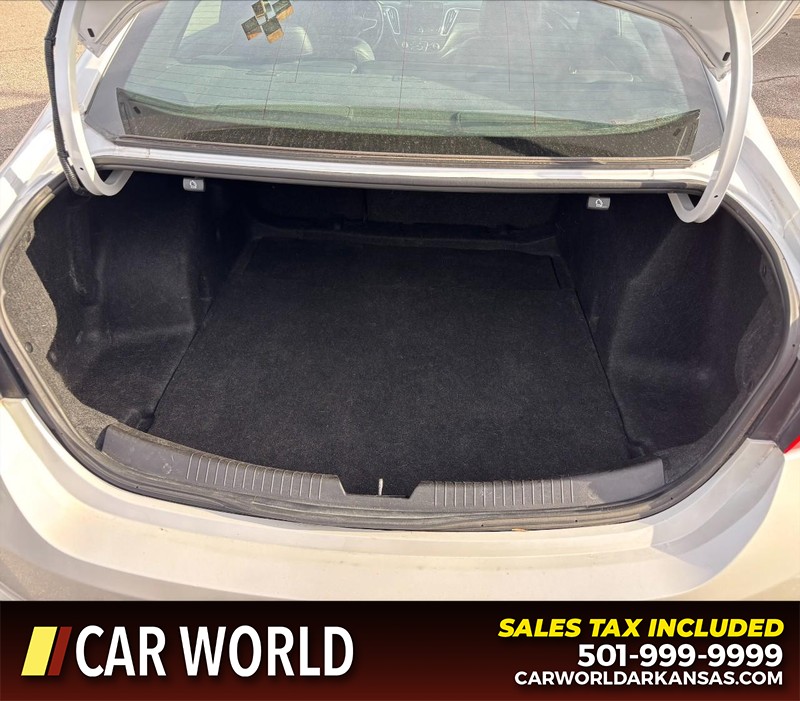 Chevrolet Malibu Vehicle Full-screen Gallery Image 6