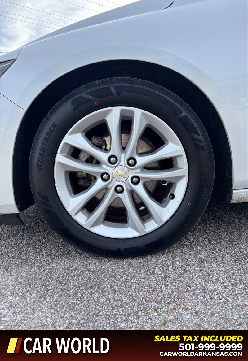 Chevrolet Malibu Vehicle Full-screen Gallery Image 11