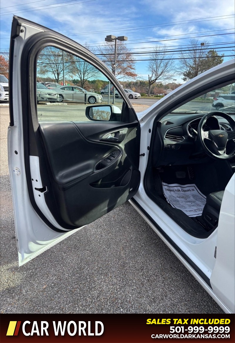 Chevrolet Malibu Vehicle Full-screen Gallery Image 12