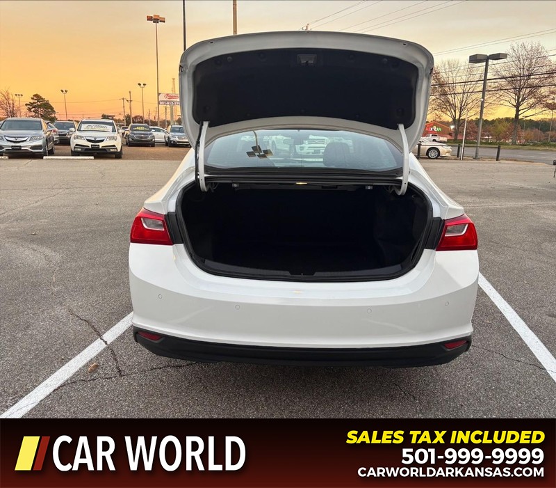 Chevrolet Malibu Vehicle Full-screen Gallery Image 5