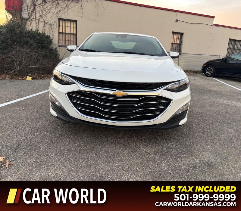 Chevrolet Malibu Vehicle Full-screen Gallery Image 10