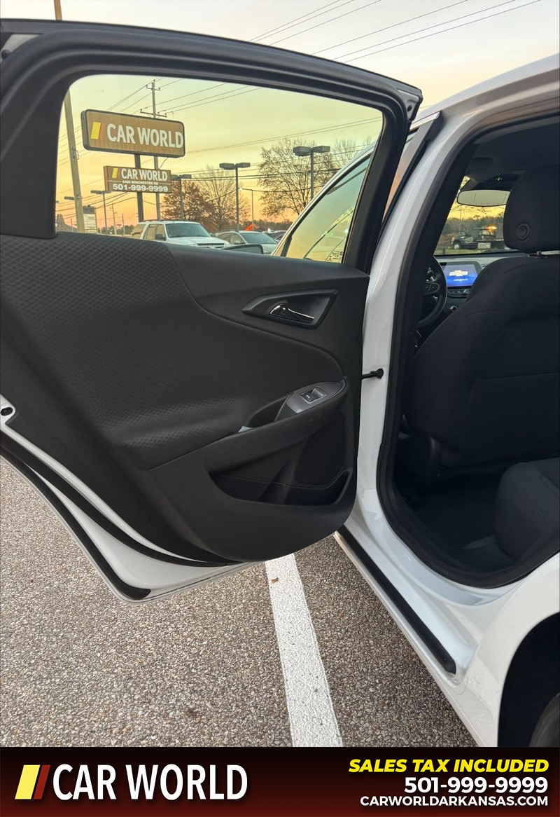 Chevrolet Malibu Vehicle Full-screen Gallery Image 14