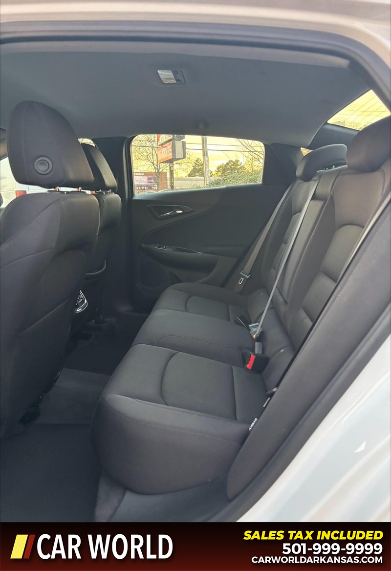 Chevrolet Malibu Vehicle Full-screen Gallery Image 15