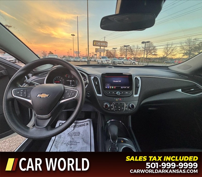 Chevrolet Malibu Vehicle Full-screen Gallery Image 16