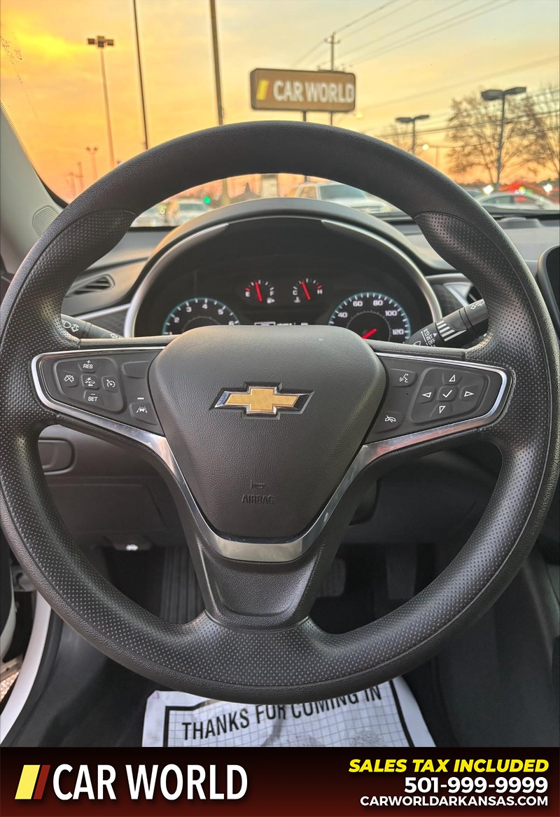 Chevrolet Malibu Vehicle Full-screen Gallery Image 19