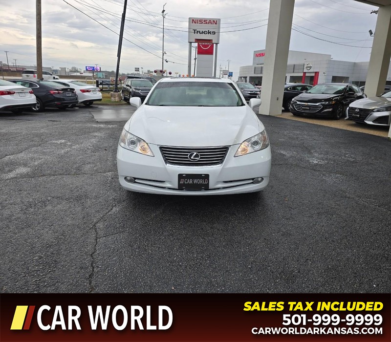 Lexus ES 350 Vehicle Full-screen Gallery Image 2