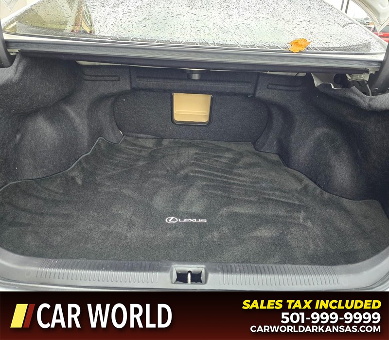 Lexus ES 350 Vehicle Full-screen Gallery Image 13