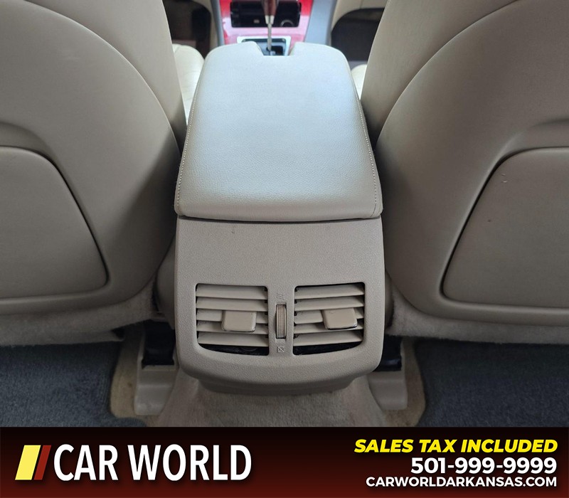 Lexus ES 350 Vehicle Full-screen Gallery Image 19