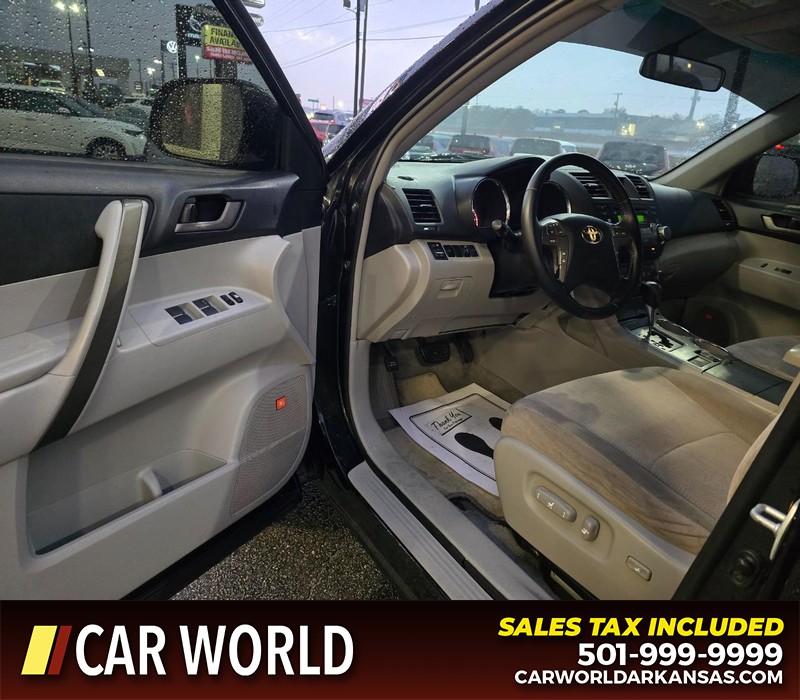 Toyota Highlander Vehicle Full-screen Gallery Image 7