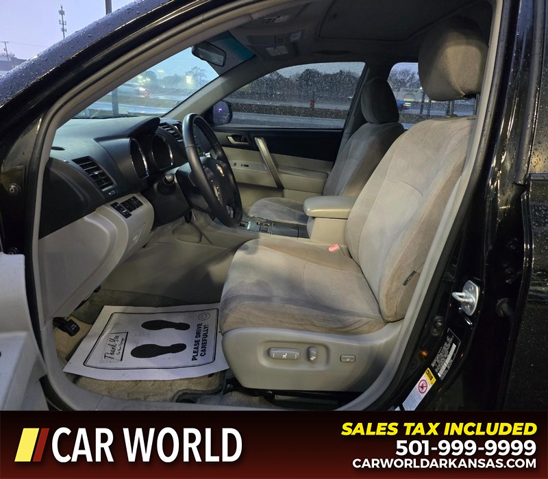 Toyota Highlander Vehicle Full-screen Gallery Image 8