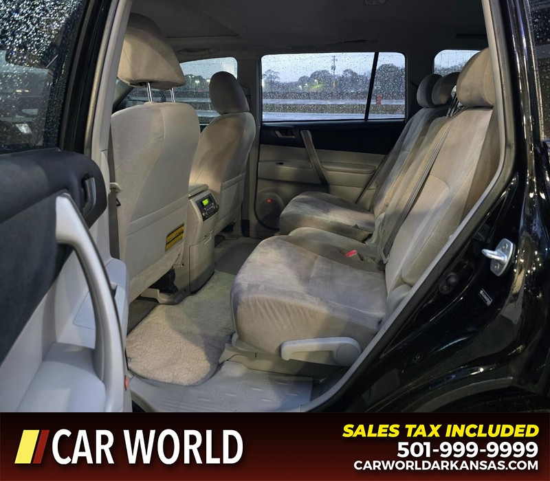 Toyota Highlander Vehicle Full-screen Gallery Image 10